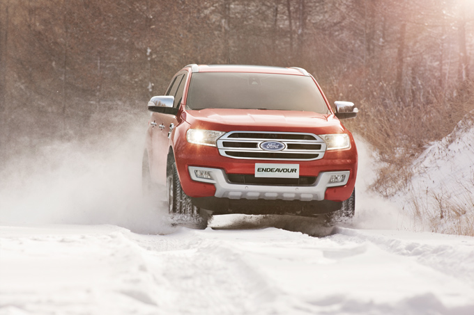 Ford_endeavour_snow_running